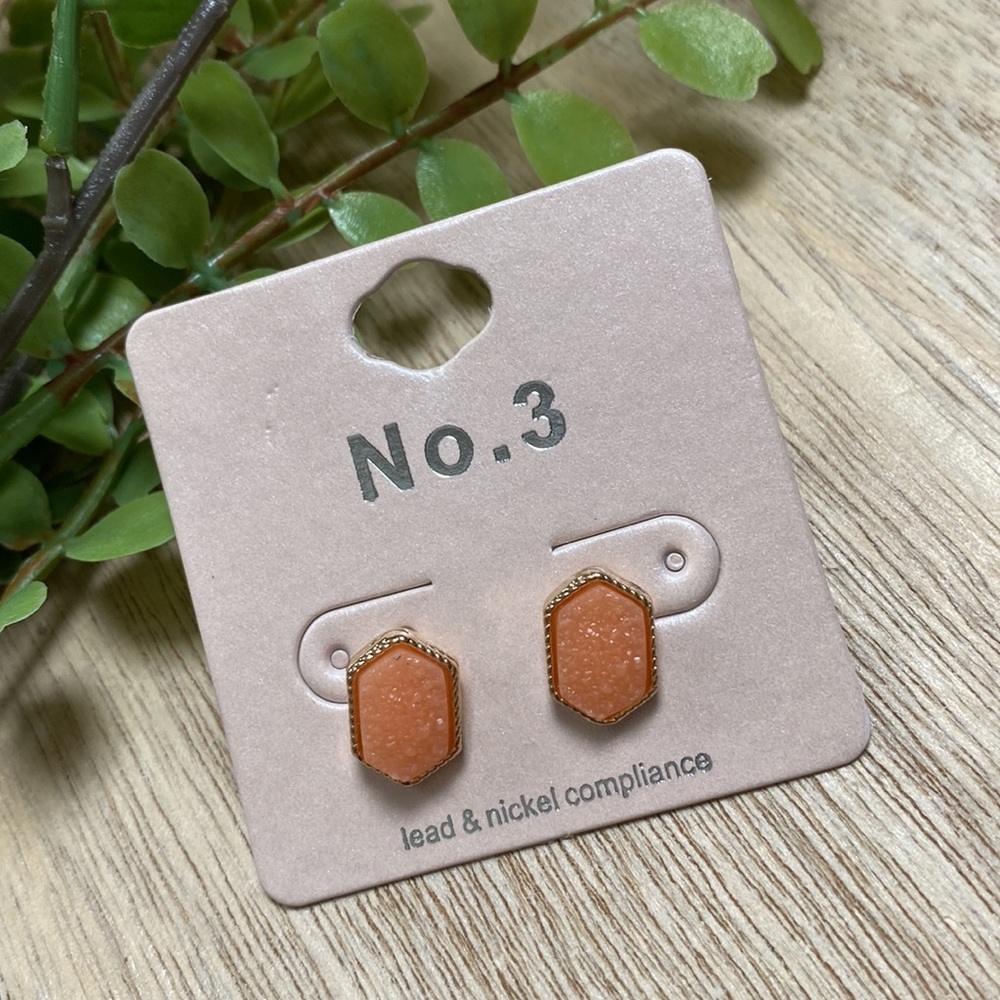 No. 3 Stud Sparkle Druzy Earrings 💗 Peach & Gold